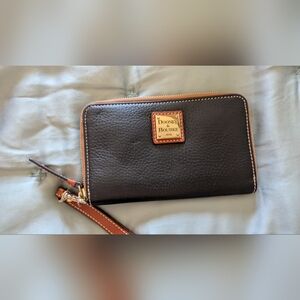 Dooney and Bourke Pebble Leather wallet in Navy